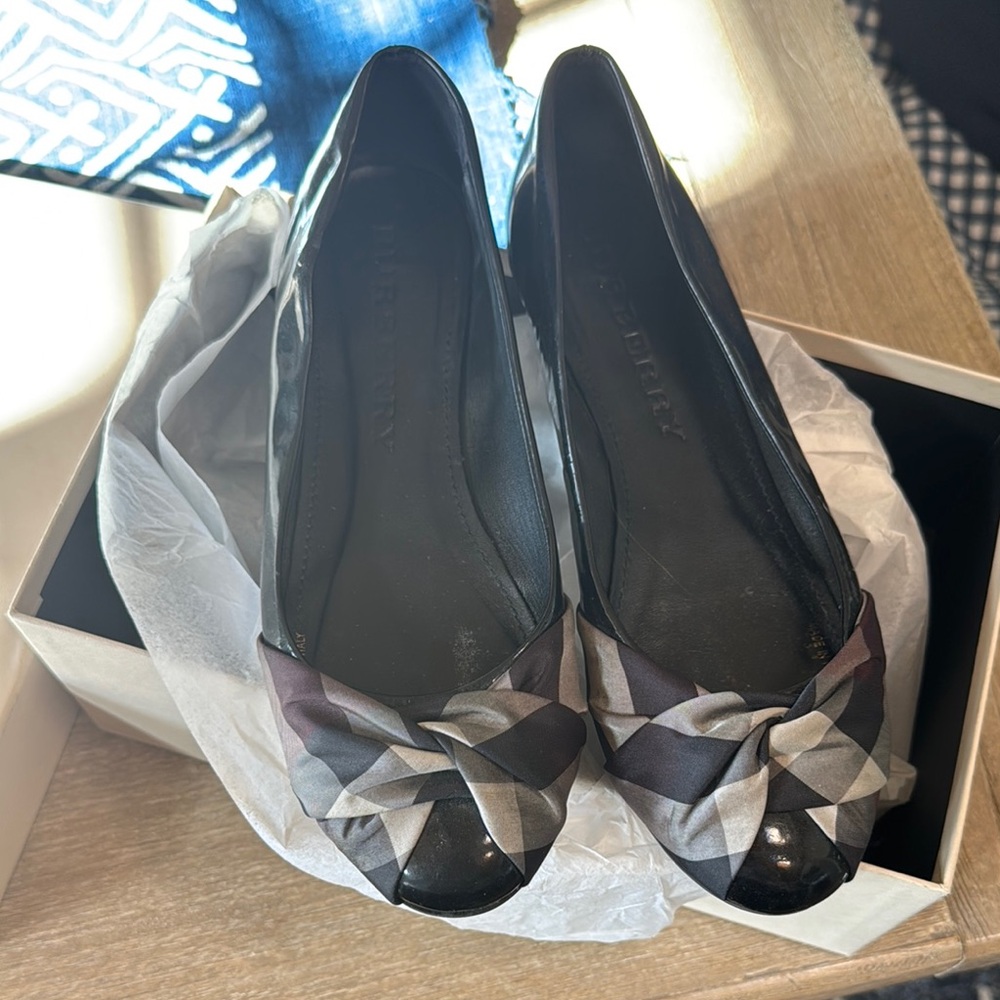 Burberry Black and Gray Flats with Bow Detail